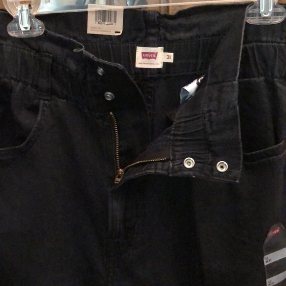 SOLD.Levi’s High Waisted Taper Jeans - Picture 10 of 15